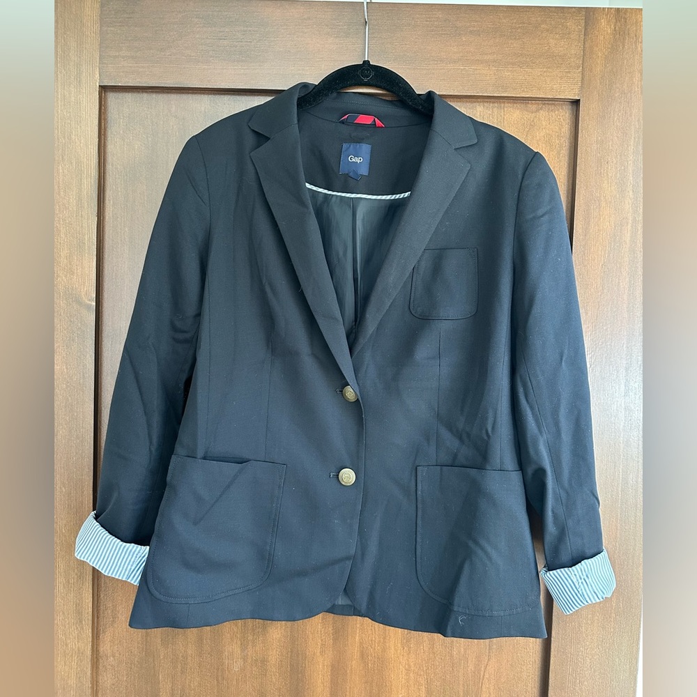 Classic Black Gap Blazer with cute sleeve detail